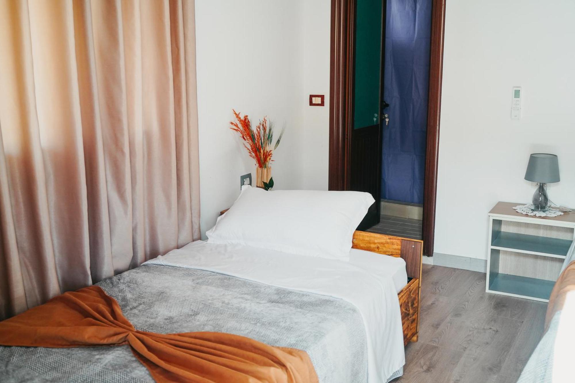 Bujtina Anlu Hotel Nepravishte Exterior photo