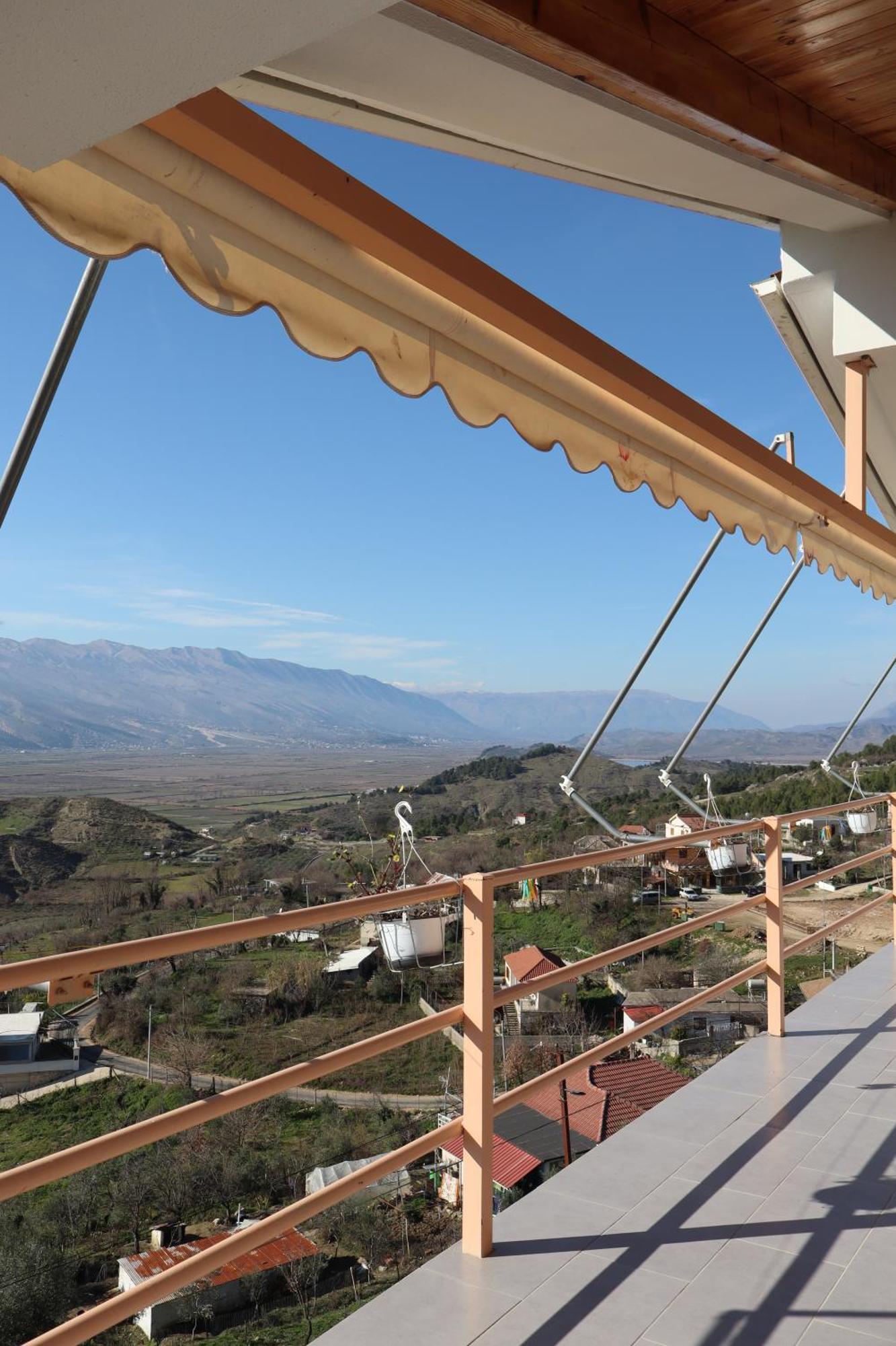 Bujtina Anlu Hotel Nepravishte Exterior photo
